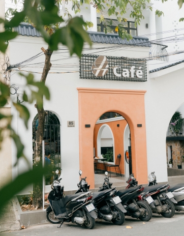 H Café: Khám phá không gian cà phê đẳng cấp tại Quận 7